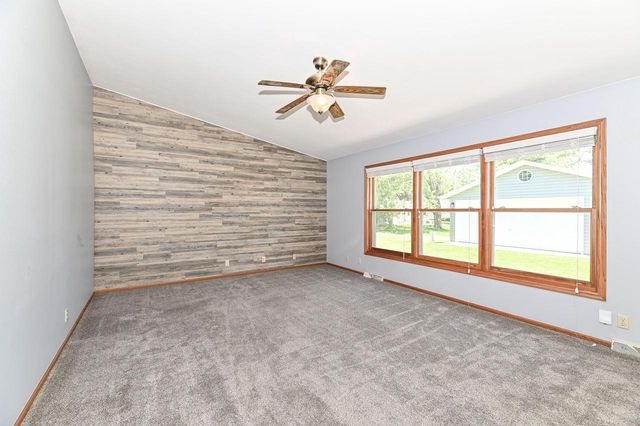 8940 S Patricia BOULEVARD, Oak Creek, WI 53154