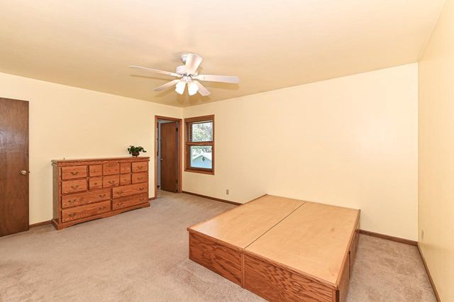8940 S Patricia BOULEVARD, Oak Creek, WI 53154