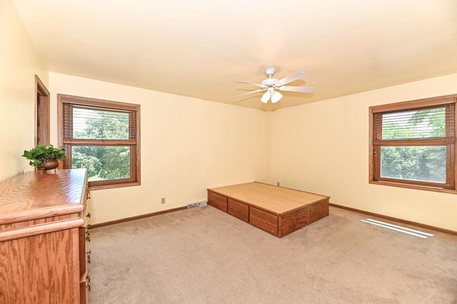 8940 S Patricia BOULEVARD, Oak Creek, WI 53154