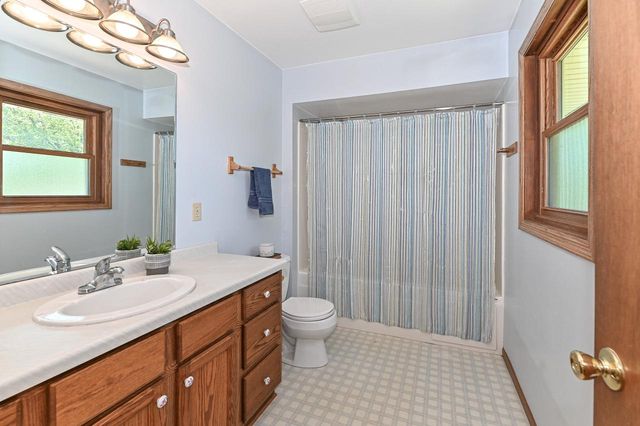 8940 S Patricia BOULEVARD, Oak Creek, WI 53154