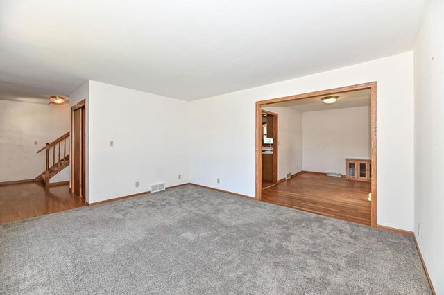 8940 S Patricia BOULEVARD, Oak Creek, WI 53154