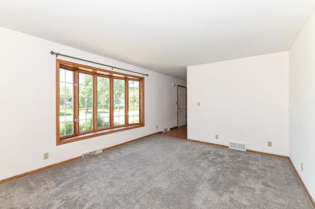 8940 S Patricia BOULEVARD, Oak Creek, WI 53154