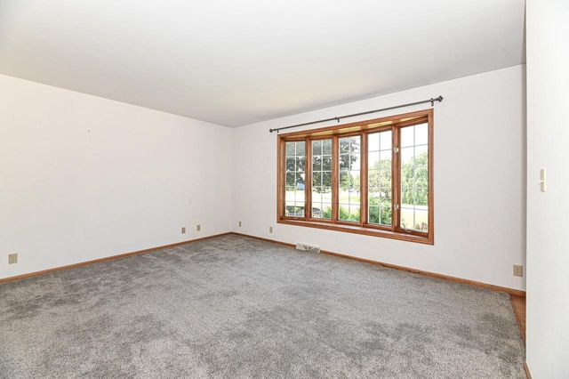 8940 S Patricia BOULEVARD, Oak Creek, WI 53154