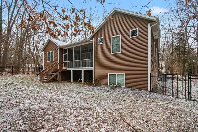 6288 Hawthorne Court, Saugatuck, MI 49453