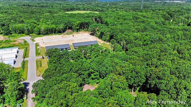 6288 Hawthorne Court, Saugatuck, MI 49453