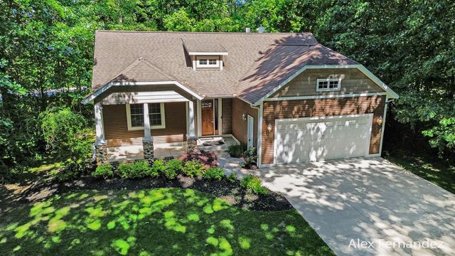 6288 Hawthorne Court, Saugatuck, MI 49453