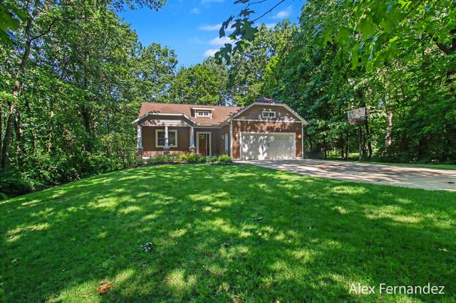 6288 Hawthorne Court, Saugatuck, MI 49453