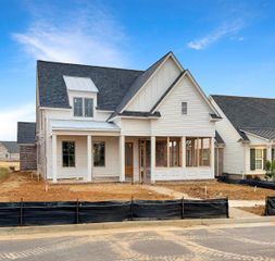 2120 GREENBRIER LAKES BLVD N, Piperton, TN 38017