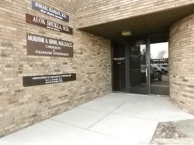 25779 Kelly Road, Roseville, MI 48066