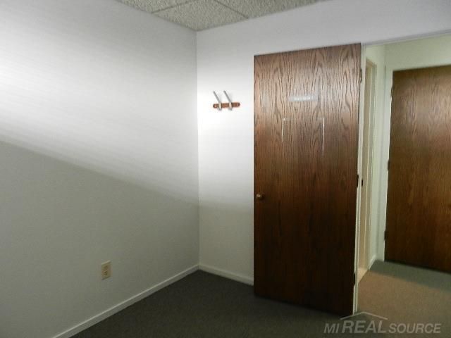 25779 Kelly Road, Roseville, MI 48066