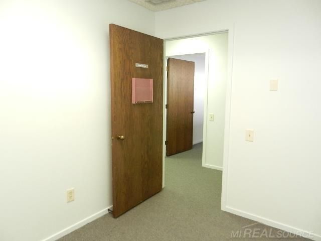 25779 Kelly Road, Roseville, MI 48066