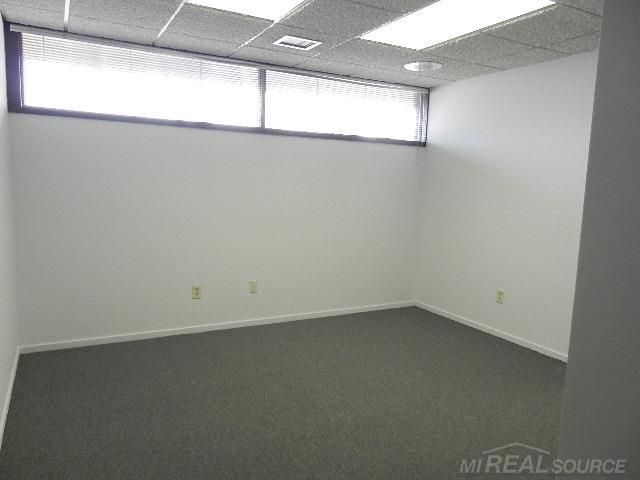 25779 Kelly Road, Roseville, MI 48066