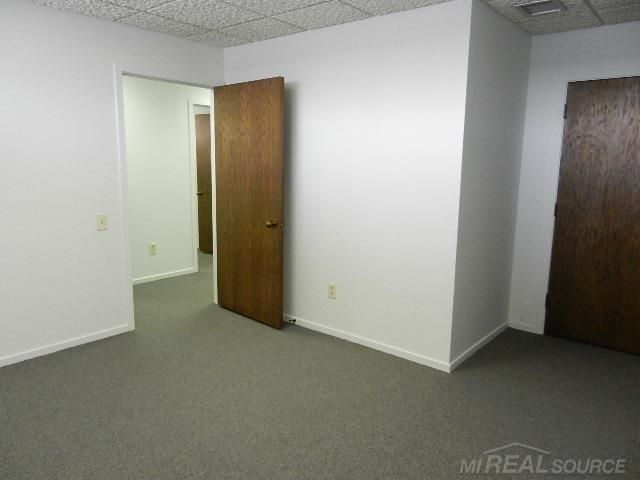 25779 Kelly Road, Roseville, MI 48066