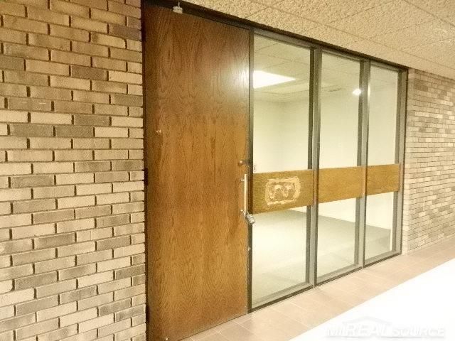 25779 Kelly Road, Roseville, MI 48066