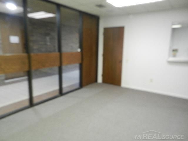 25779 Kelly Road, Roseville, MI 48066