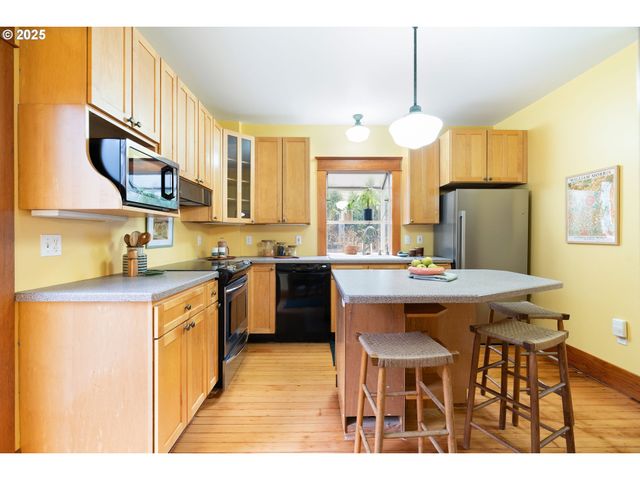 1600 Se 32ND Ave, Portland, OR 97214