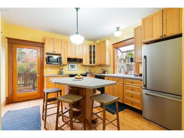 1600 Se 32ND Ave, Portland, OR 97214