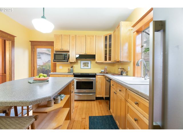 1600 Se 32ND Ave, Portland, OR 97214