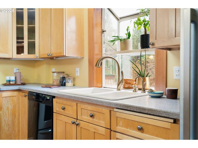 1600 Se 32ND Ave, Portland, OR 97214