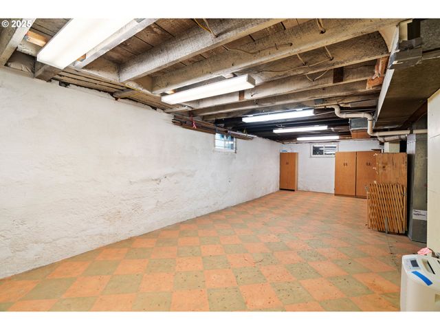 1600 Se 32ND Ave, Portland, OR 97214