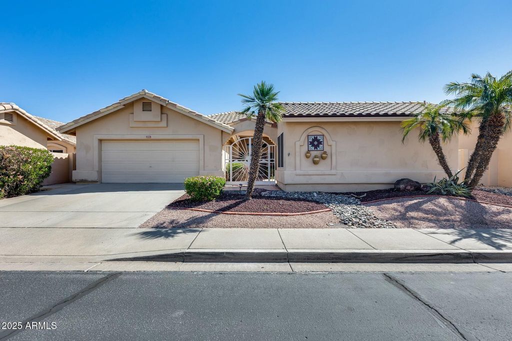 17741 N DESERT FLOWER Trail, Surprise, AZ 85374