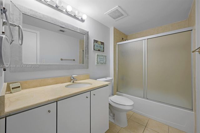 9066 SW 73rd Ct 2002, Miami, FL 33156