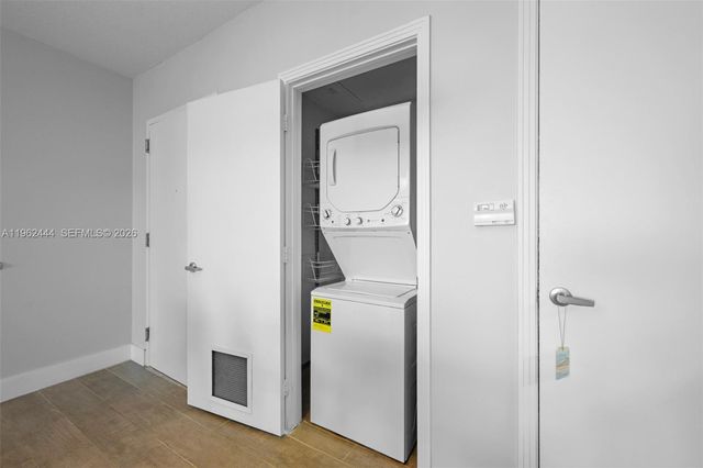 9066 SW 73rd Ct 2002, Miami, FL 33156