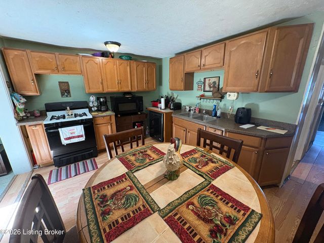 2426 Bank St, Louisville, KY 40212