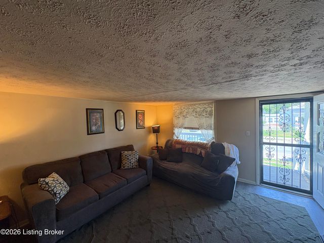 2426 Bank St, Louisville, KY 40212