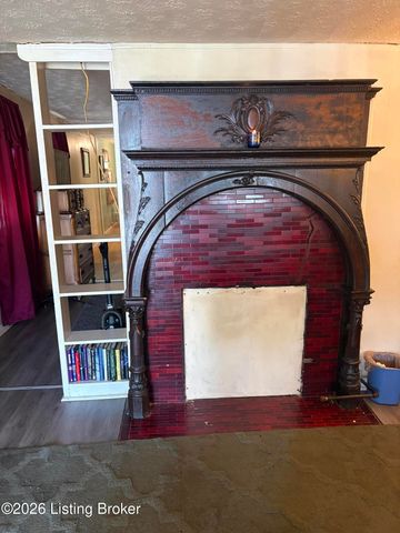 2426 Bank St, Louisville, KY 40212