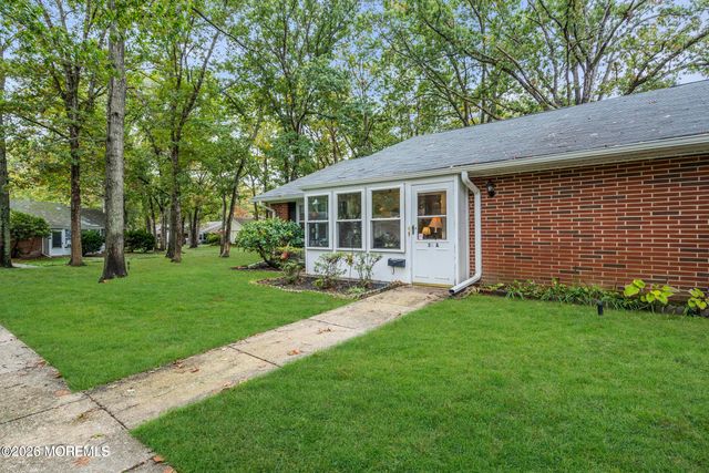 36A Cambridge Court, Lakewood, NJ 08701