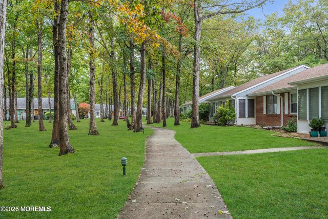 36A Cambridge Court, Lakewood, NJ 08701