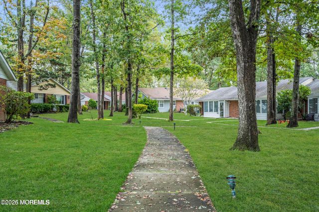 36A Cambridge Court, Lakewood, NJ 08701