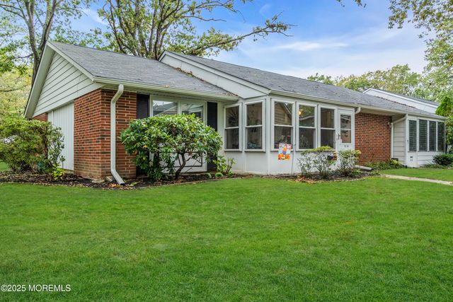 36A Cambridge Court, Lakewood, NJ 08701