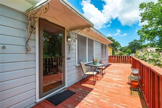 1912 E Winn Street, Kemah, TX 77565