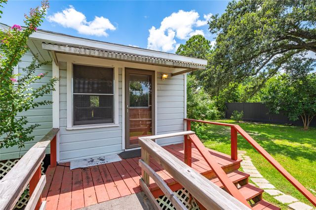 1912 E Winn Street, Kemah, TX 77565