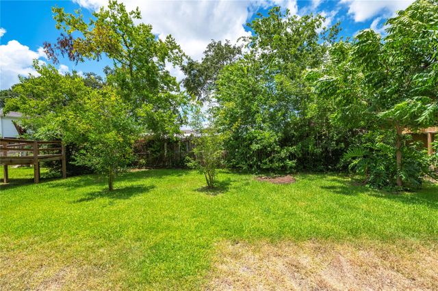1912 E Winn Street, Kemah, TX 77565