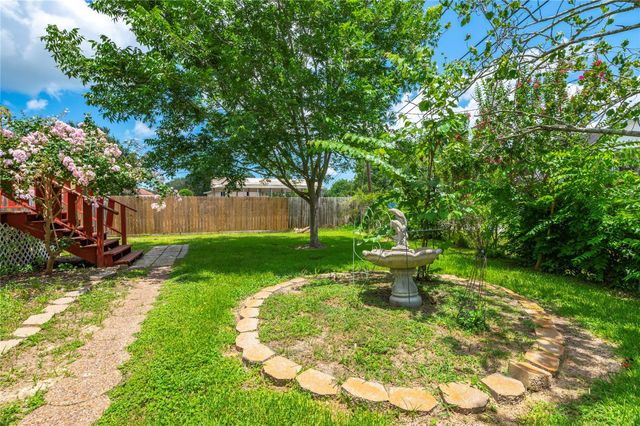 1912 E Winn Street, Kemah, TX 77565