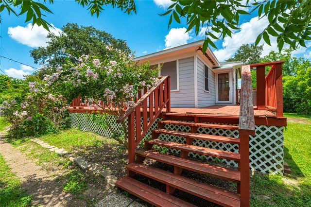 1912 E Winn Street, Kemah, TX 77565