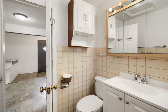 1024 Geranium Avenue E, Saint Paul, MN 55106