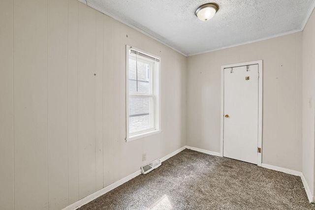 1024 Geranium Avenue E, Saint Paul, MN 55106