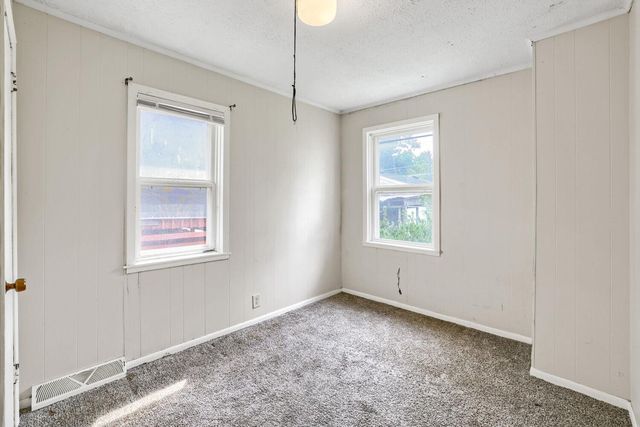 1024 Geranium Avenue E, Saint Paul, MN 55106