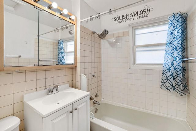 1024 Geranium Avenue E, Saint Paul, MN 55106