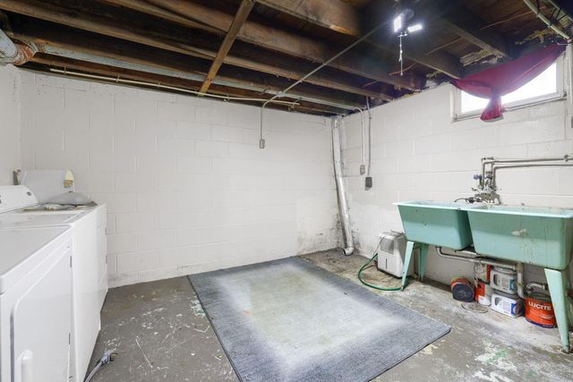1024 Geranium Avenue E, Saint Paul, MN 55106
