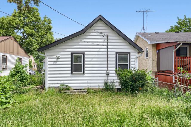 1024 Geranium Avenue E, Saint Paul, MN 55106