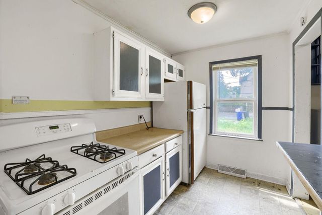 1024 Geranium Avenue E, Saint Paul, MN 55106