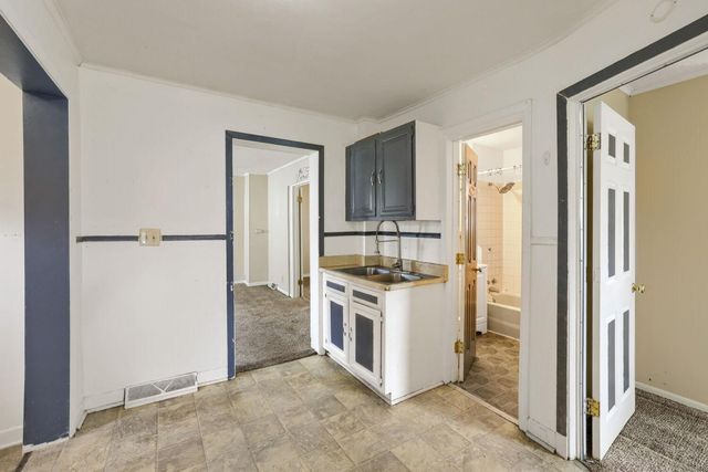 1024 Geranium Avenue E, Saint Paul, MN 55106