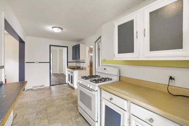 1024 Geranium Avenue E, Saint Paul, MN 55106