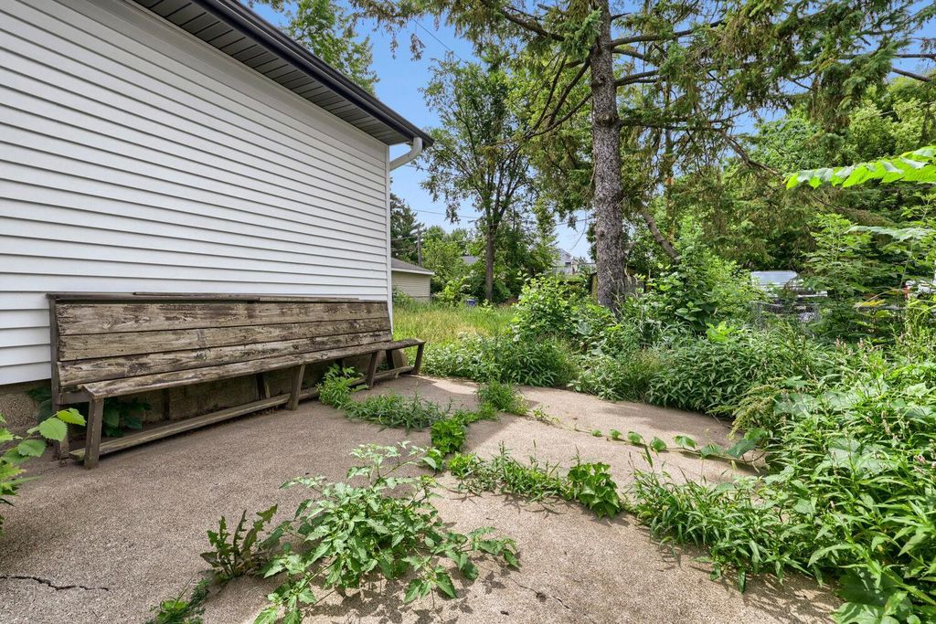 1024 Geranium Avenue E, Saint Paul, MN 55106 — photo 3