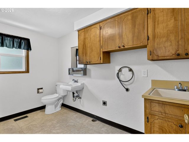 3624 HERMOSA Ct Ne, Salem, OR 97305